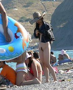 NUDE BEACH GIRLS