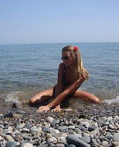 SLENDER FIGURE GIRL