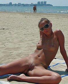 NUDE GIRLS