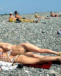 NUDE BEACH GIRLS