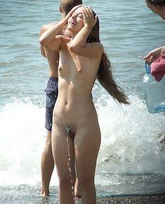 BEACH CHICKS
