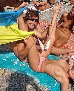 NUDIST GIRLS