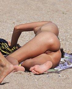 NAKED NUDIST WOMAN