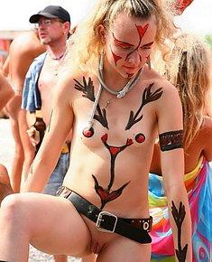 NUDE GIRLS