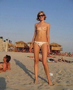 PRETTY NUDE GIRLS