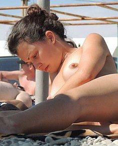 PRETTY NUDE GIRLS