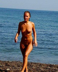 NUDIST WOMEN