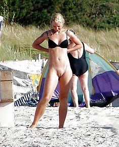 NUDE GIRLS