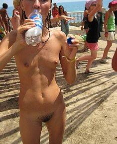 BEACH CHICKS