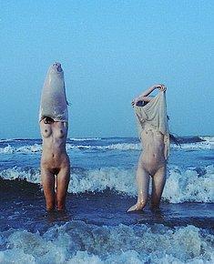 NUDE GIRLS
