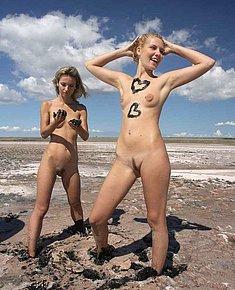 NUDE GIRLS