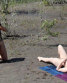 BEACH PUSSY