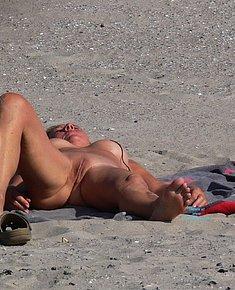PRETTY NUDE GIRLS
