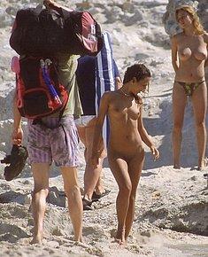 NUDIST WOMEN