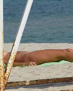 BEACH GIRL