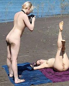pretty nude girls