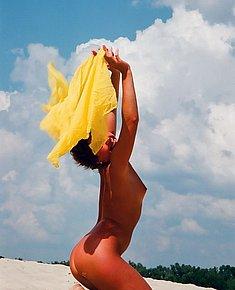 NUDE GIRLS