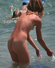 BEACH CHICKS