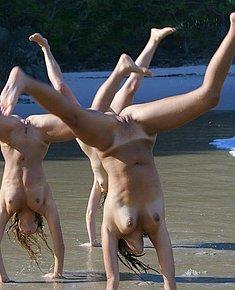 PRETTY NUDE GIRLS