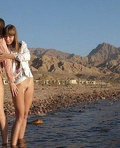 NUDIST GIRLS