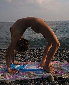 PRETTY NUDE GIRLS