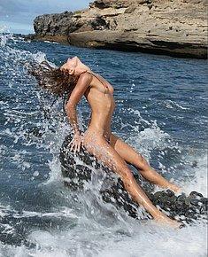 NUDE BEACH GIRLS