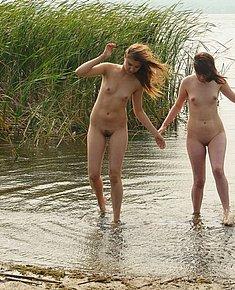 BEACH CHICKS