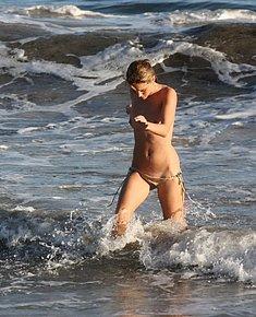 SEXY NUDE WOMAN