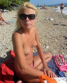 BEACH GIRL