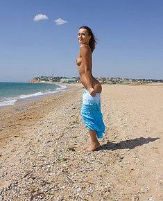 NUDE BEACH GIRLS