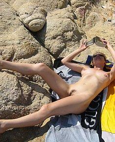 NUDIST WOMEN