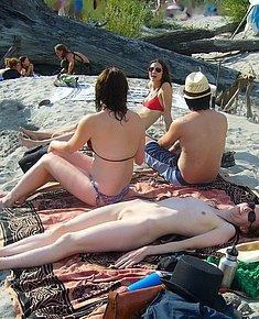 NUDIST WOMEN