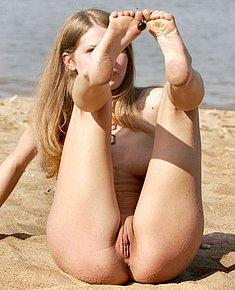 BEACH PUSSY