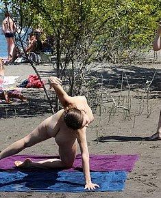 NUDIST WOMEN