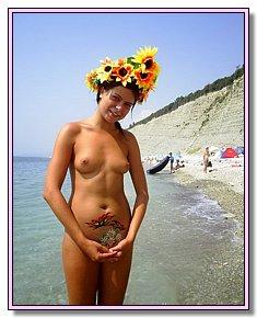 without complexes female nude chicks admires its body at malta nude beaches
