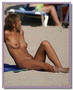 without complexes amatuer nudes dropping swimwear on the beach