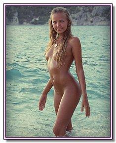 sexually attractive pretty fem nude offers pussy for sun on nude beach in Turkey