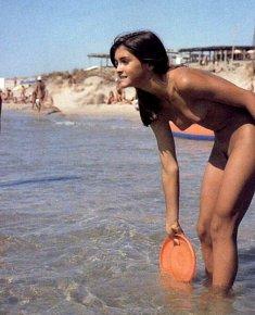 relaxed naked teeny girls gets warm for her ass against a sea background