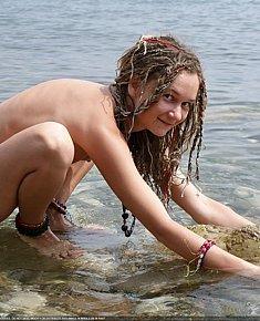 charming female nude chicks wants sex right now on the private beach