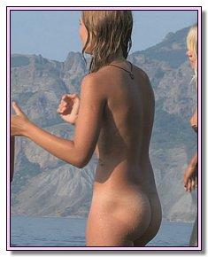 nice-looking nudist babes gets warm for her ass