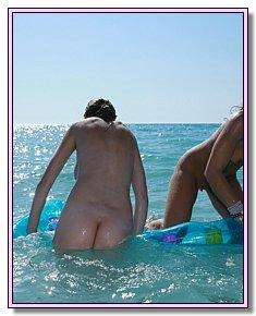 With bald pussy damsels relaxes without clothes